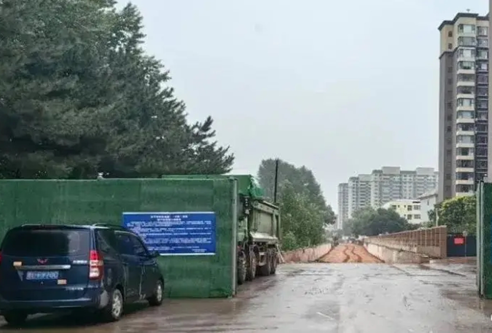 安泽县道路改造工程被指未招标先开工引发争议  
