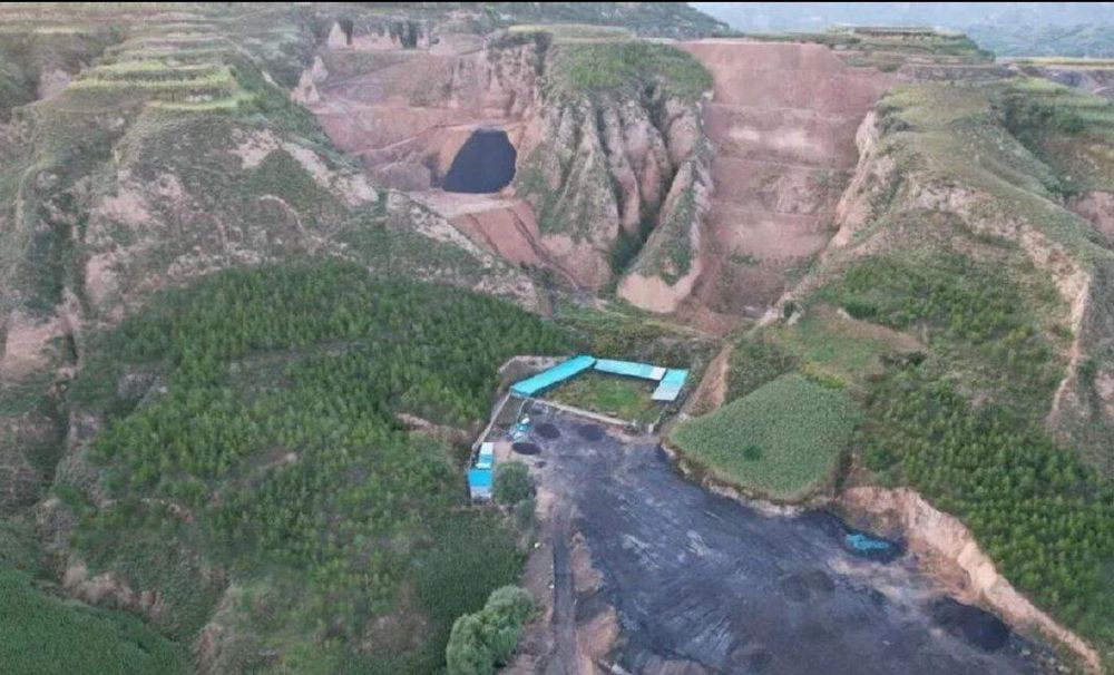 山西兴县煤矸石被爆涉嫌违规填埋黄河支流