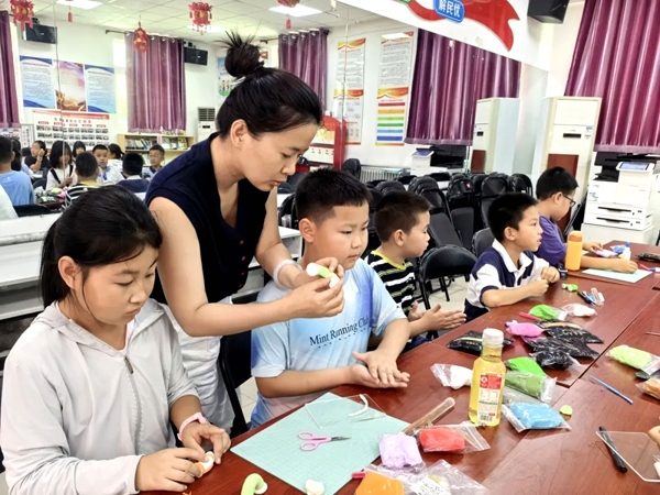 北京怀柔区开放路社区护航少年快乐成长记事 