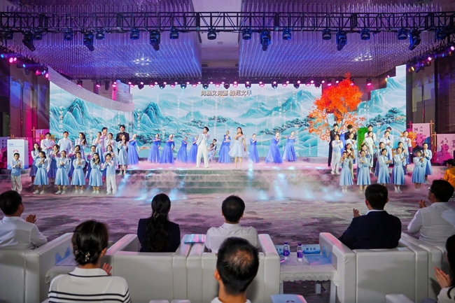 “金水桥之恋”2026年中华诗词诵读大会展演在北京怀柔举办 