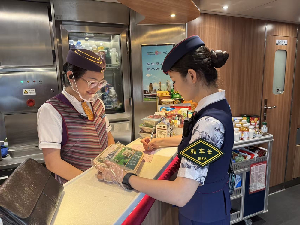 郑州客运段强化暑期食品安全管控
