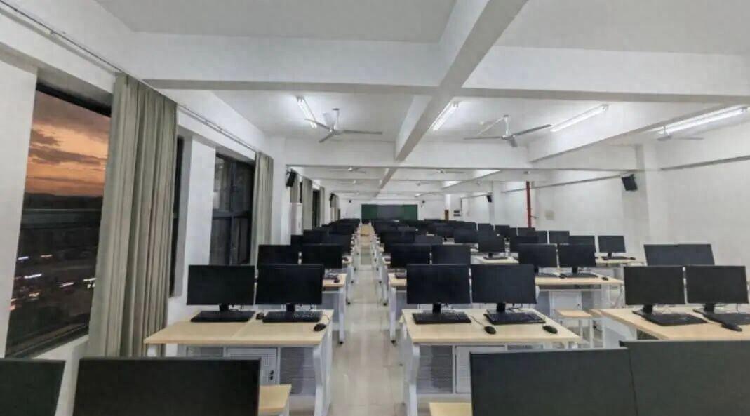 广西玉林职业技术学院153台教学电脑陷盗版系统困局