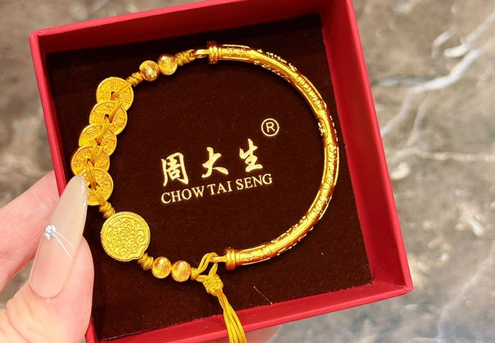 周大生金手镯被曝三个月开丝三次